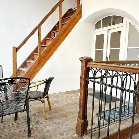 Old Town Apt. A/c And Parking *